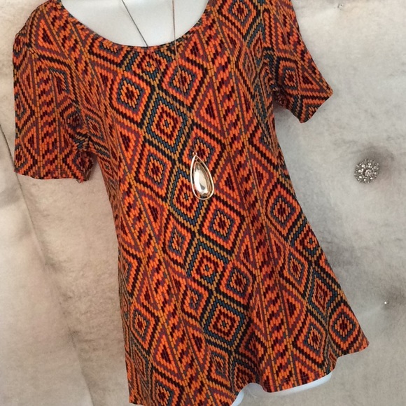 LuLaRoe Tops - LulaRoe Classic T